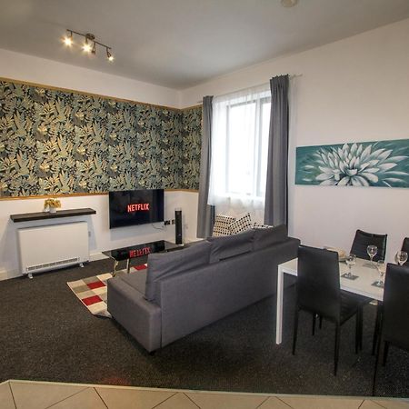 Ideal For Groups - 2 Bedroom Apartment - Free Parking, Transit Links, Close To Stadiums Manchester Exterior foto