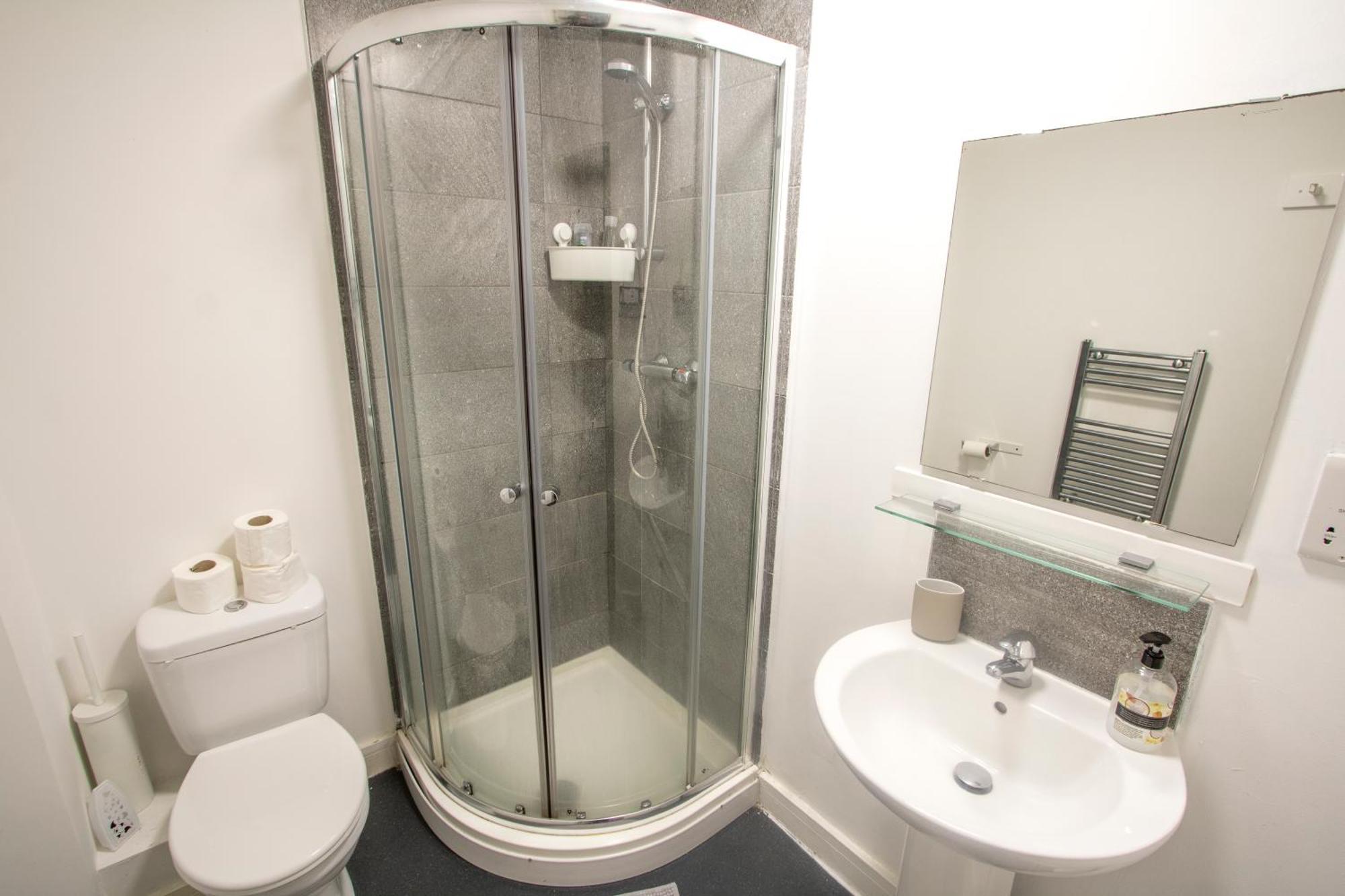 Ideal For Groups - 2 Bedroom Apartment - Free Parking, Transit Links, Close To Stadiums Manchester Exterior foto